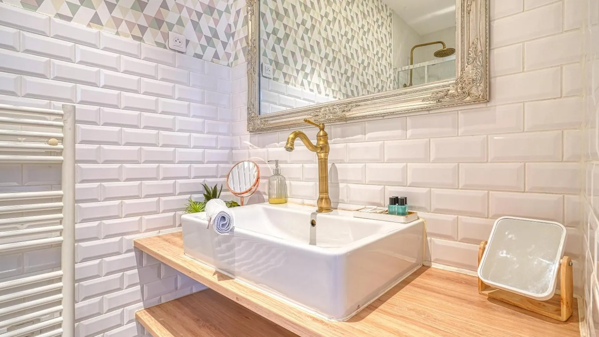 Luxury Republique Apartment Paris