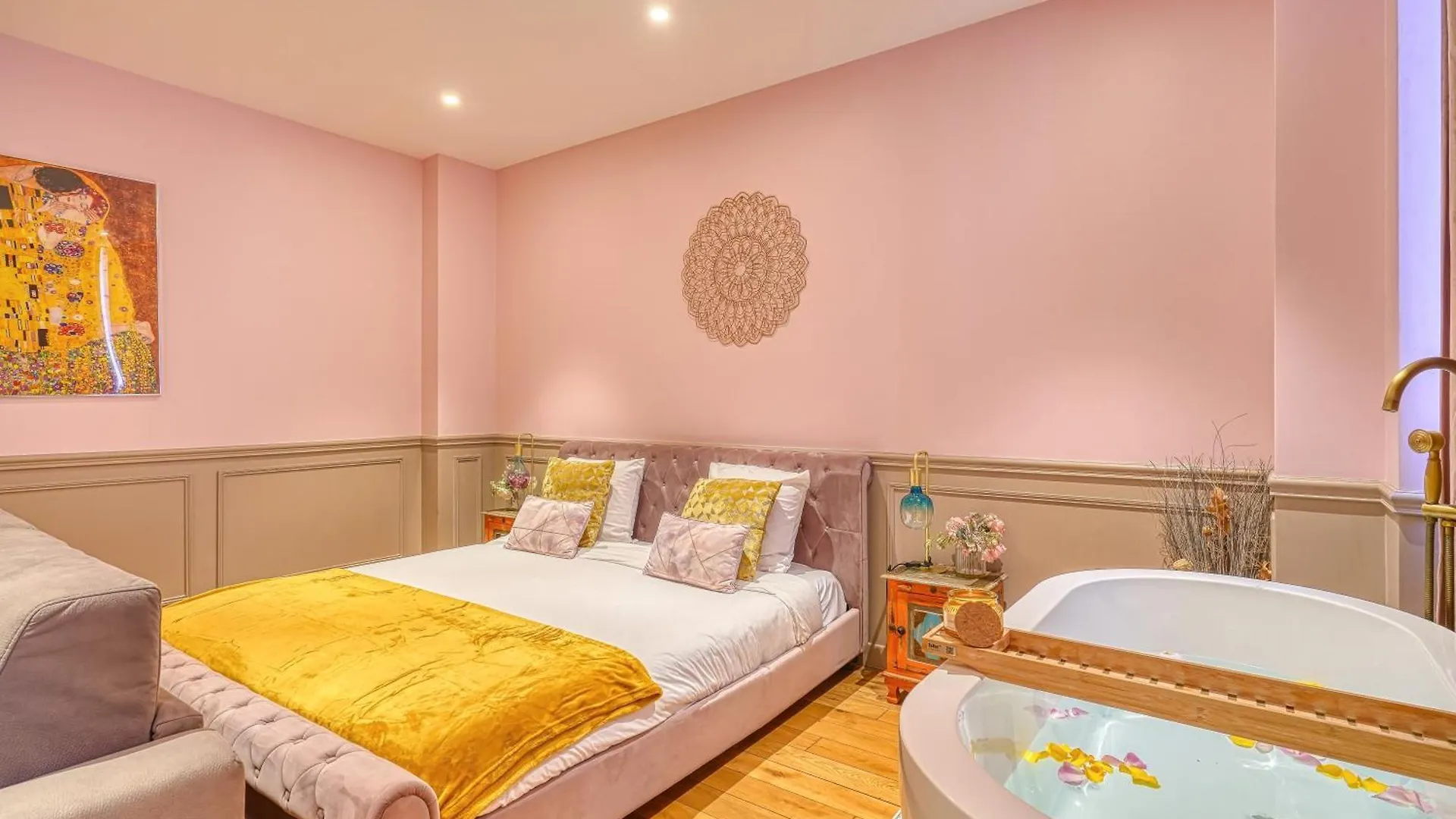Apartament Luxury Republique *